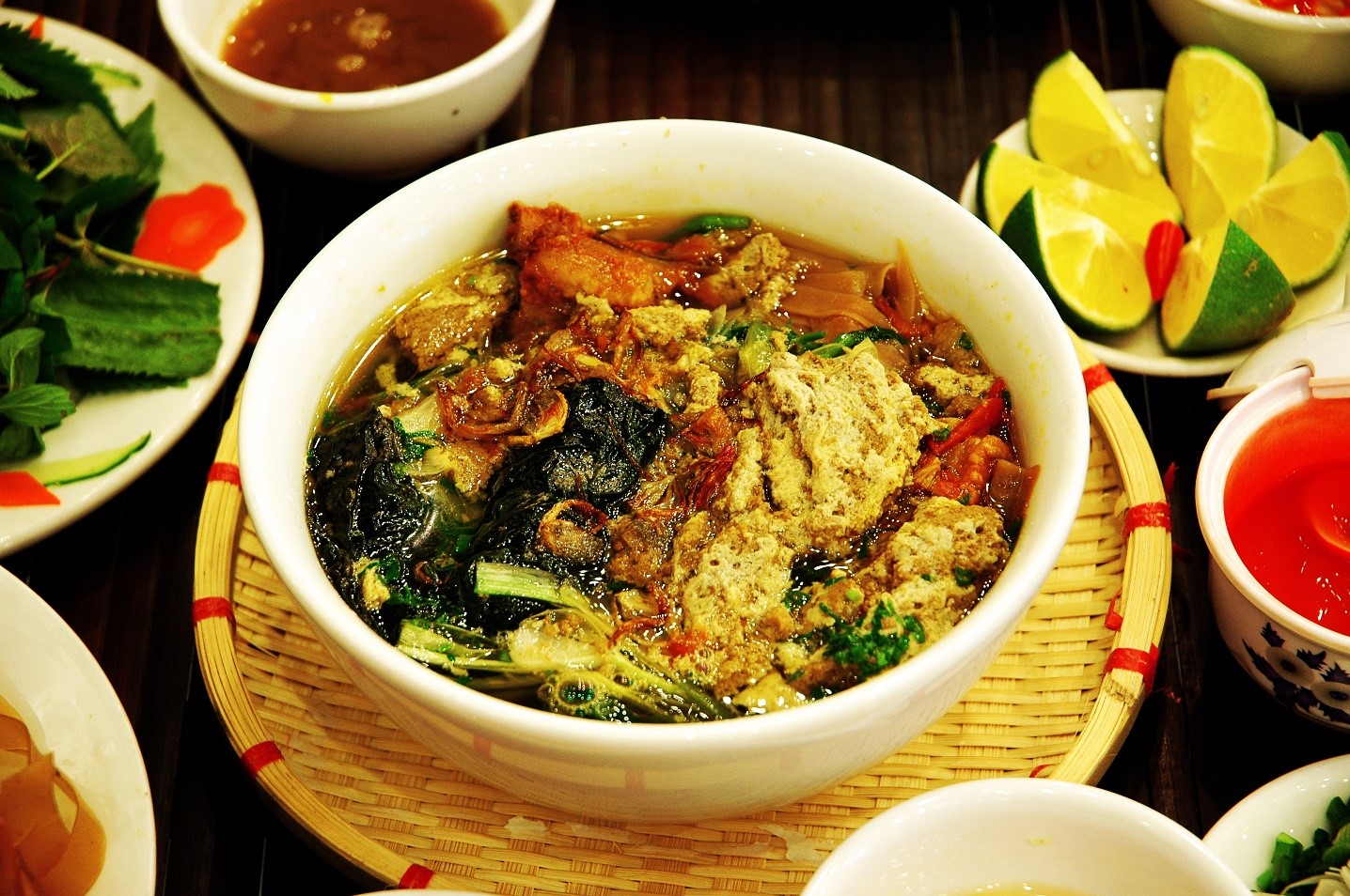 Bánh đa cua và chả Chìa Hạ Lũng lọt top 121 món ăn tiêu biểu nhất Việt Nam